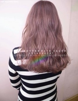 Xoăn lơi ngang lưng mái bay, học nghề tóc Tiệp Nguyễn.