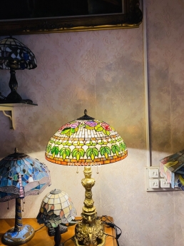 Đèn bàn tiffany chân cổ phong cách âu