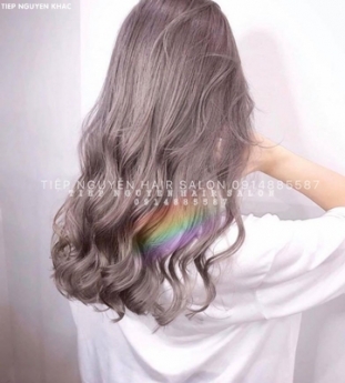 Tóc xoăn lơi nhẹ ngang lưng, style tóc nhẹ nhàng học nghề tóc Tiệp Nguyễn.