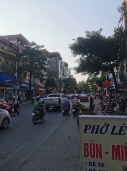 Nhỉnh 12tỷ có ngay nhà 3 tầng 53m2 mặt đường Phùng Hưng Hà Đông kinh doanh 24/7