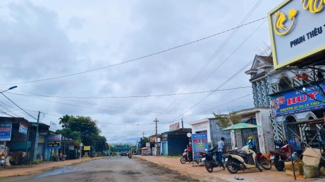 cần bán nhanh lô đất ngay trung tâm chợ, huyện Krong Năng