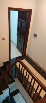 NHÀ HỒNG TIẾN – BỒ ĐỀ 63m2 GIÁ 9.2 TỶ; Ô TÔ VÀO NHÀ; KINH DOANH SẦM UẤT