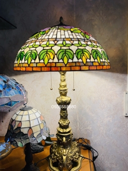 Đèn bàn tiffany chân cổ phong cách âu