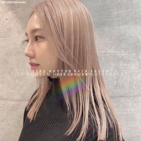 Tóc xoăn lơi nhẹ ngang lưng, style tóc nhẹ nhàng học nghề tóc Tiệp Nguyễn.