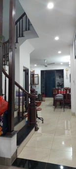 NHÀ HỒNG TIẾN – BỒ ĐỀ 63m2 GIÁ 9.2 TỶ; Ô TÔ VÀO NHÀ; KINH DOANH SẦM UẤT