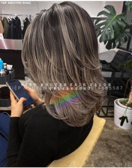 Xoăn lơi tự nhiên, xoăn sóng ngắn ngang vai, học nghề tóc Tiệp Nguyễn.