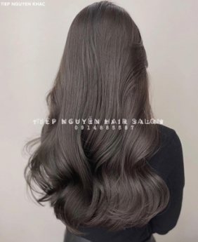 Tóc xoăn lơi ngang vai cho nữ, học nghề tóc Tiệp Nguyễn.