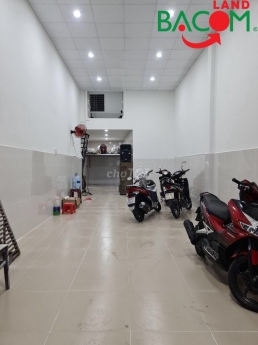 Bán nhà mặt tiền phạm văn thuận 59m2 gần chợ Tam Hiệp, Biên hòa, Đồng Nai.