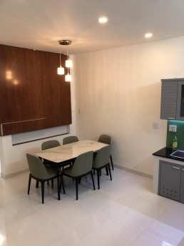 Nhà đẹp Ngã 5 chuồng chó, ngang 5x14m 3 tầng 4PN BTCT, xe hơi ngủ trong nhà - 5,3T