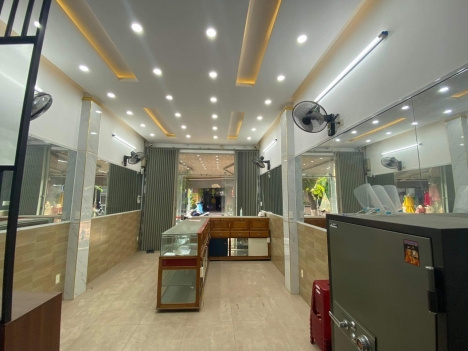 Bán rẻ nhà mặt tiền Nguyễn Phước Lan, Hoà Xuân - 14.x tỷ, ngang lớn.