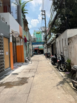 Bình Thạnh, bán gấp, ngang cực rộng, ô tô vào nhà