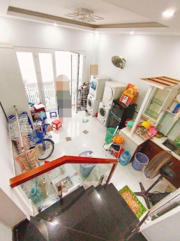 Nhà đẹp ngay Chợ Xóm Mới. 4x12m 3PN có PN dưới trệt, hẻm rộng thoáng - 3,2 tỷ