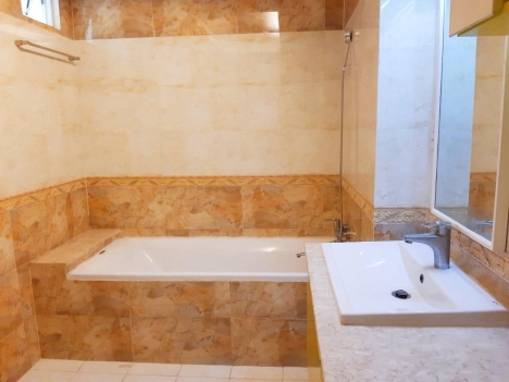 Phường 2 Tân Bình,4 Tầng,Ô Tô Đậu Cửa,122m2, Có 8 phòng Master Cho thuê.