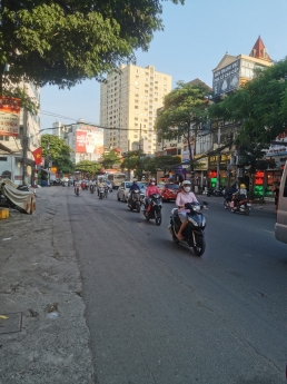 Nhỉnh 12tỷ có ngay nhà 3 tầng 53m2 mặt đường Phùng Hưng Hà Đông kinh doanh 24/7