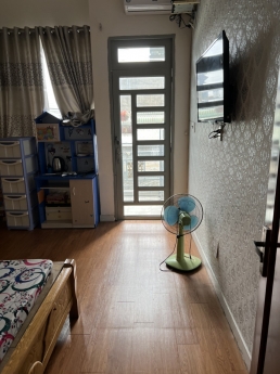 Nhà đẹp ngay Chợ Xóm Mới. 4x12m 3PN có PN dưới trệt, hẻm rộng thoáng - 3,2 tỷ