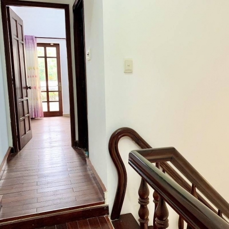 Nhà đẹp ngay Chợ Xóm Mới. 4x12m 3PN có PN dưới trệt, hẻm rộng thoáng - 3,2 tỷ