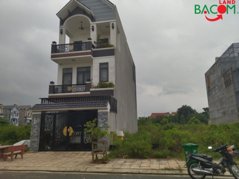 Bán Lô đất cực đẹp KP.Bình Dương,Đường 8m,vỉa hè 4m , 5,5 x 29 , Giá 3.8 tỷ