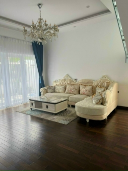 Cần bán căn biệt thự nghỉ dưỡng trên đường Nam Hồ, Phường 11, TP. Đà Lạt, giá 12,9 tỷ