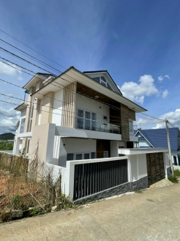 Cần bán căn biệt thự nghỉ dưỡng trên đường Nam Hồ, Phường 11, TP. Đà Lạt, giá 12,9 tỷ