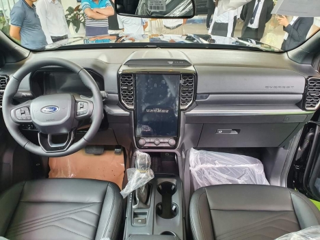 FORD EVEREST 2023 Chỉ cần TT 350tr lấy xe về ngay
