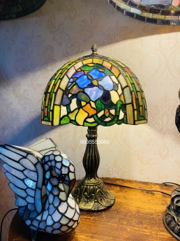 Giao lưu e đèn bàn tiffany âu hoa xanh