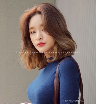 Tóc uốn sóng lơi, xoăn lơi ngang lưng cho nàng tóc thưa, học nghề tóc. Tiệp Nguyễn.