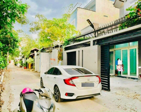 Kẹt tiền bán gấp biệt thự rộng 120m2 -1 Trệt 1 Lầu + Sân Thượng Đ số 22, P. Linh Đông, Thủ Đức