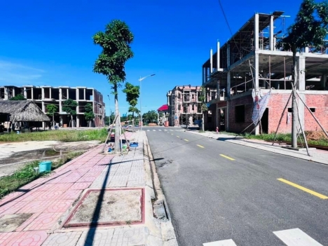 NHÀ PHỐ MẶT TIỀN KINH DOANH CHO THUÊ TRUNG TÂM