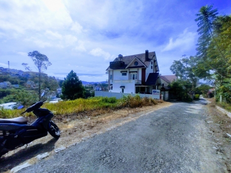 Đất 2 mặt tiền biệt thự view đẹp -  đồi Huy Hoàng - phường 8 - thành phố Đà Lạt - Lâm Đồng