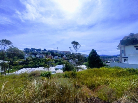 Đất 2 mặt tiền biệt thự view đẹp -  đồi Huy Hoàng - phường 8 - thành phố Đà Lạt - Lâm Đồng