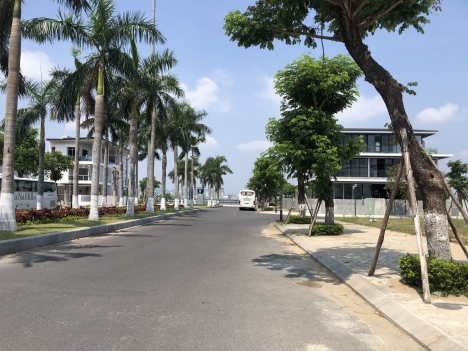 Định cư mỹ Tôi cần bán 250m2 đất biệt thự khu Eurovillage 1 giá tốt nhất thị trường.
