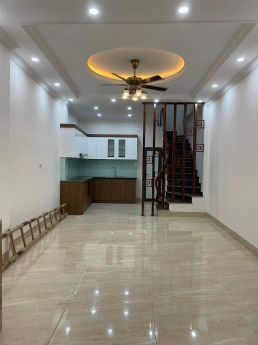 Bán nhà Ngọc Thuỵ 55m2, 4 tầng, mặt tiền 5m, giá 5.35 tỷ, ngay cạnh Khai Sơn Hill, ô tô vào nhà,