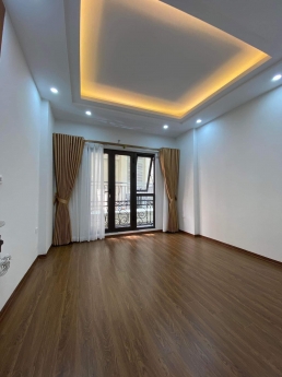 Bán nhà Ngọc Thuỵ 55m2, 4 tầng, mặt tiền 5m, giá 5.35 tỷ, ngay cạnh Khai Sơn Hill, ô tô vào nhà,