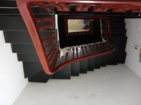 Lô góc Lạc Long Quân, ô tô đỗ, dòng tiền, ô chờ thang máy DT 47m2 6T MT 4,2m 9N giá 7,25 tỷ