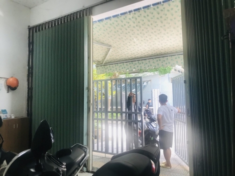 Nhà C4 gác lửng mặt tiền Phú Lộc gần Cao đẳng FPT 3,x tỷ tlcc