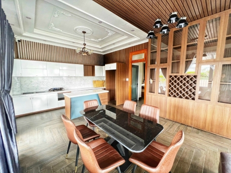 Cần bán căn biệt thự nghỉ dưỡng mới xây ở Phường 7, TP. Đà Lạt, giá 12,5 tỷ