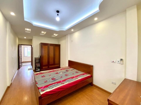 Bán nhà Ngọc Thuỵ 50m2 x 4 tầng, giá 5.7 tỷ, ô tô đỗ cổng, 20m ra ô tô tránh, 5 phút sang phố cổ