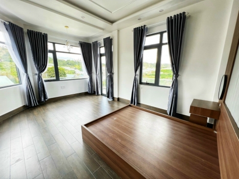 Cần bán căn biệt thự nghỉ dưỡng mới xây ở Phường 7, TP. Đà Lạt, giá 12,5 tỷ