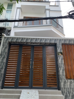 Bán nhà đối diện CV Làng Hoa cực đẹp 5x20 chỉ 5,5 tỷ HXH quá sốc.