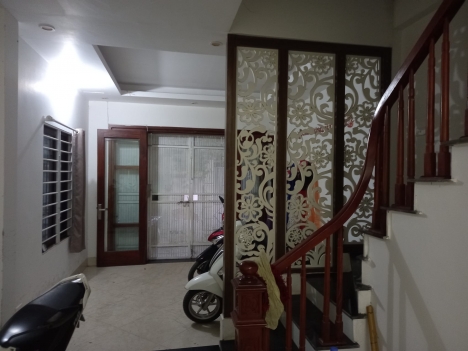 Lô góc Lạc Long Quân, ô tô đỗ, dòng tiền, ô chờ thang máy DT 47m2 6T MT 4,2m 9N giá 7,25 tỷ