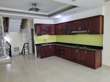 72m2 nhà 5 tầng xây dựng BTCT kiên cố. vườn lài quận tân phú.  ngang 5m giá 9.4 tỷ. hẻm 6m xe hơi