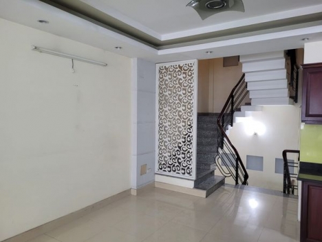 72m2 nhà 5 tầng xây dựng BTCT kiên cố. vườn lài quận tân phú.  ngang 5m giá 9.4 tỷ. hẻm 6m xe hơi