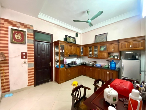 Nhà đẹp phường Bồ Đề, mặt phố, ô tô tránh, kinh doanh sầm uất, 37m2, mt 5,8m nhỉnh 7 tỷ