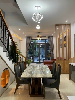 Nhà mặt tiền mới xây Hòa Minh 3 gần biển nội thất đầy đủ