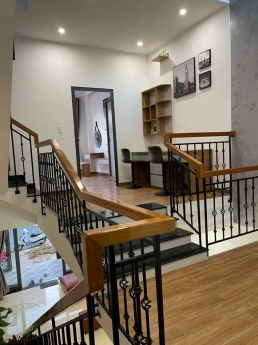 Nhà mặt tiền mới xây Hòa Minh 3 gần biển nội thất đầy đủ
