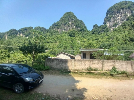 ĐẤT NHÀ VƯỜN SIÊU ĐẸP FULLTHỔ CƯ, BÁM ĐƯỜNG TO, MẶT TIỀN RỘNG, VIEW SUỐI, VIEW NÚI. GIÁ CHỈ HƠN