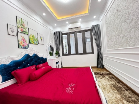 Căn hộ dịch vụ, ô tô đỗ, ô chờ thang máy DT 48m2 6T MT 4,2m 9N giá 7,3 tỷ