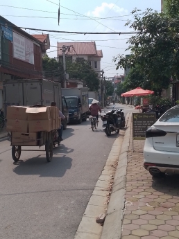 SIÊU PHẨM ĐẤT VĨNH NGỌC - CẠNH TRANH MG NGOÀI - PHÂN LÔ GIÃN DÂN - VỈA HÈ ĐÁ BÓNG