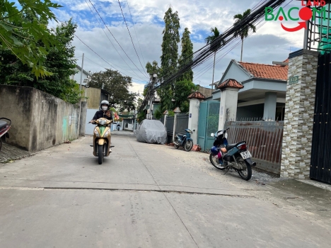 Giảm 100 triệu!!! còn 3,2 tỷ b.lộc.Bán nhà 1 trệt 1 lầu mới leng keng, đường xe hơi, 69m2, SHR, thổ