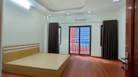 Phố Hoàng Cầu Bán Nhà 6 Tầng, 50m2, 4 ngủ, nhà mới, thang máy, giá: 6.5 tỷ